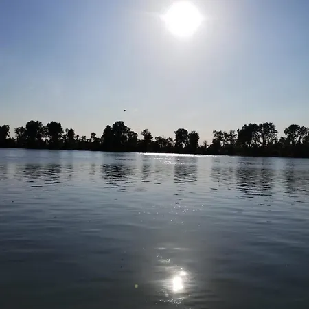 Botel Splav Ostruznica Belgrade
