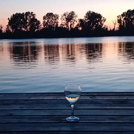 Splav Ostruznica Botel *