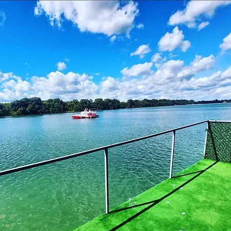 Splav Ostruznica Botel Belgrade